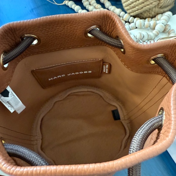Marc Jacobs Mini Bucket bag - argan oil (color) like new! - Picture 6 of 8